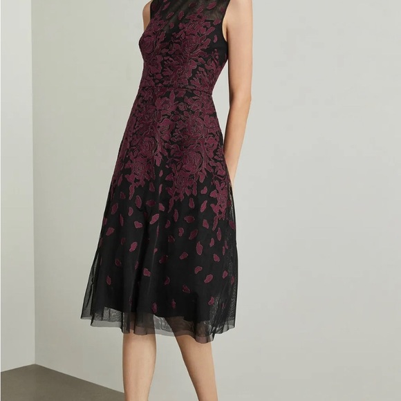 BCBG MAXAZRIA Floral Embroidered Evening Dress 0 Bordeaux Red Black Tulle $398 - Picture 2 of 9